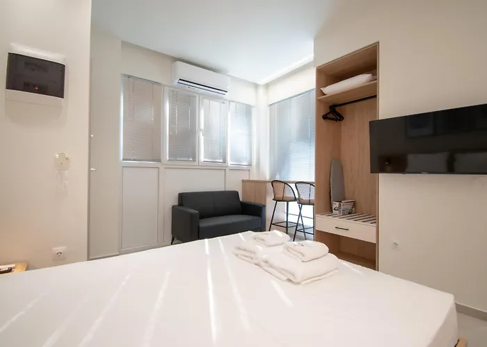 Haven Calm And Bright * Salonic